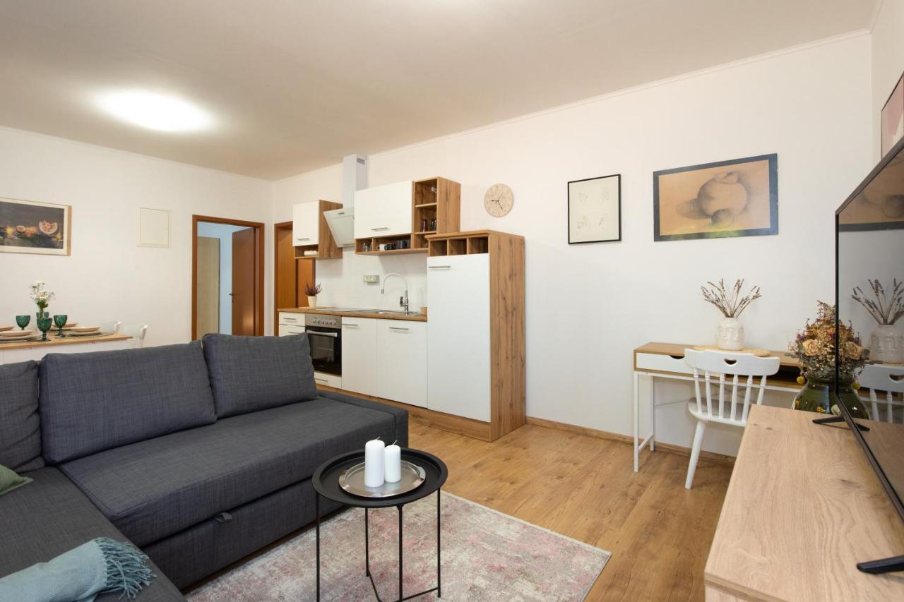 Double Oak Apartment Rijeka Bagian luar foto